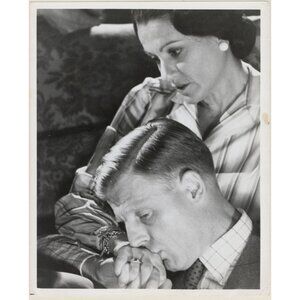 Press PHOTOGRAPH Edward Fox Cynthia Harris in Edward & Mrs. Simpson  8 x 10 In